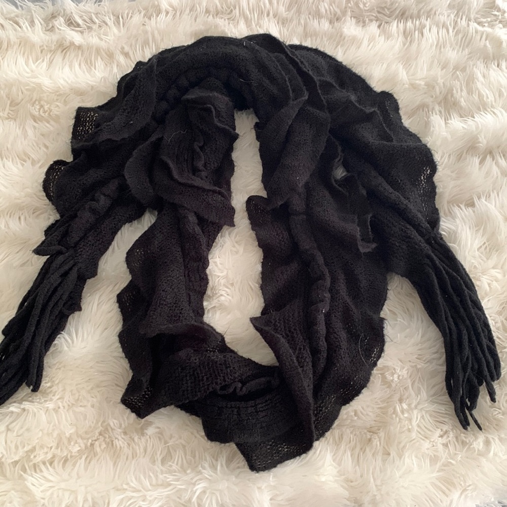 Black knit scarf